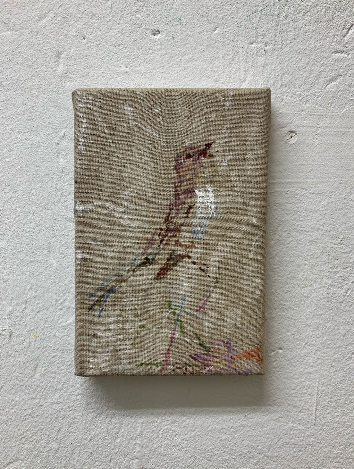Obra de Carlos Romano un gorrión sobre una rama